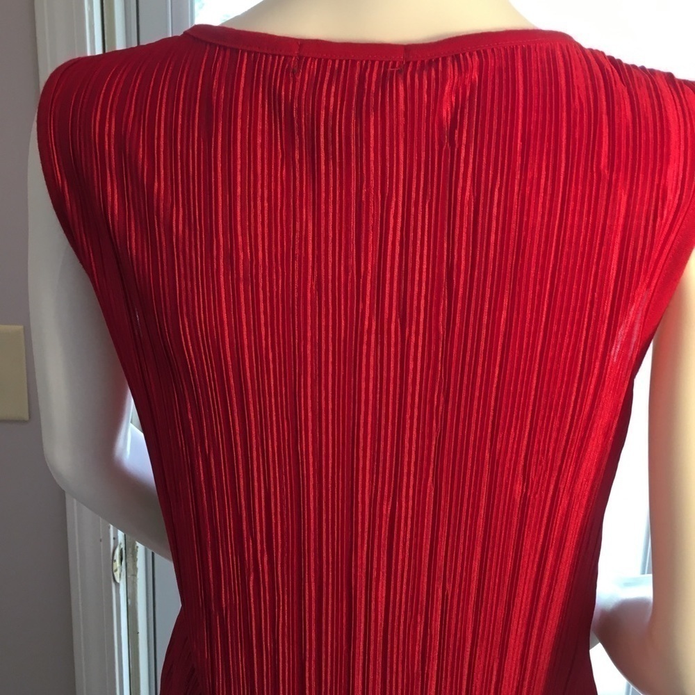 New Women’s Style&Co Red Pleated Blouse Size M. - Picture 7 of 8